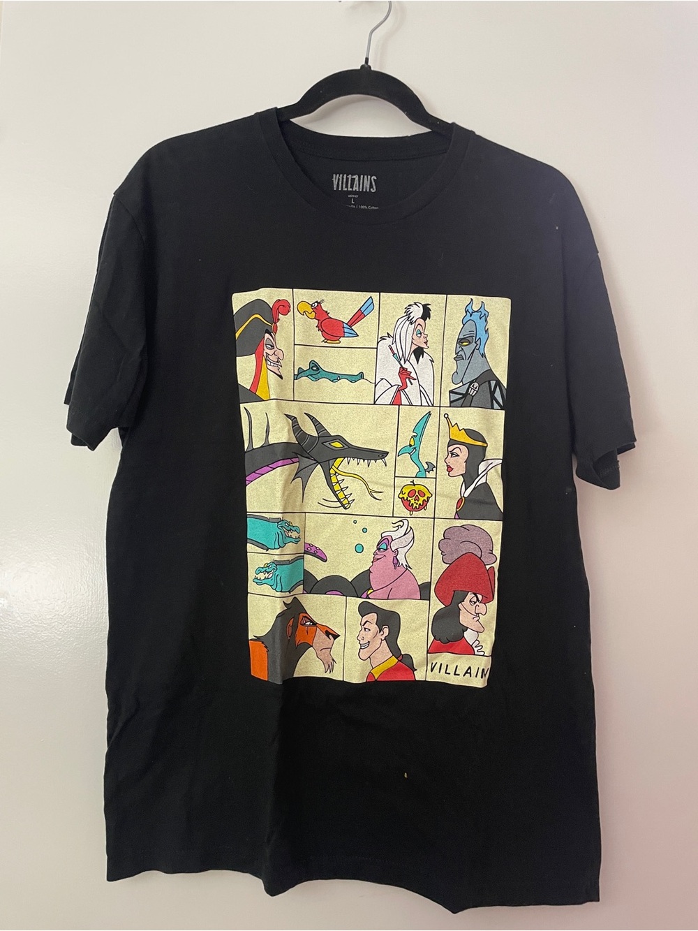 Disney Villains shirt, size L